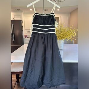 Isla Grove Josie Contrast Tie Black and Cream Dress EUC